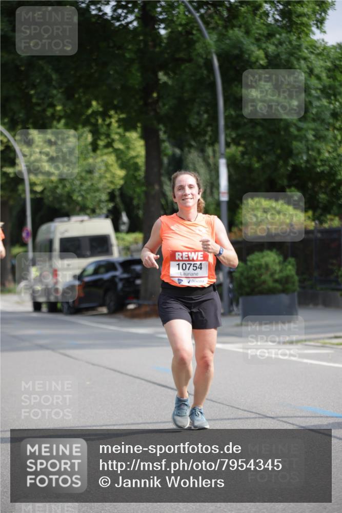 15.06.2025 - REWE Women's Run Jannik Wohlers http://msf.ph/oto/7954345 15.06.2025 08:49:31 Laufen 10754 meine-sportfotos.de