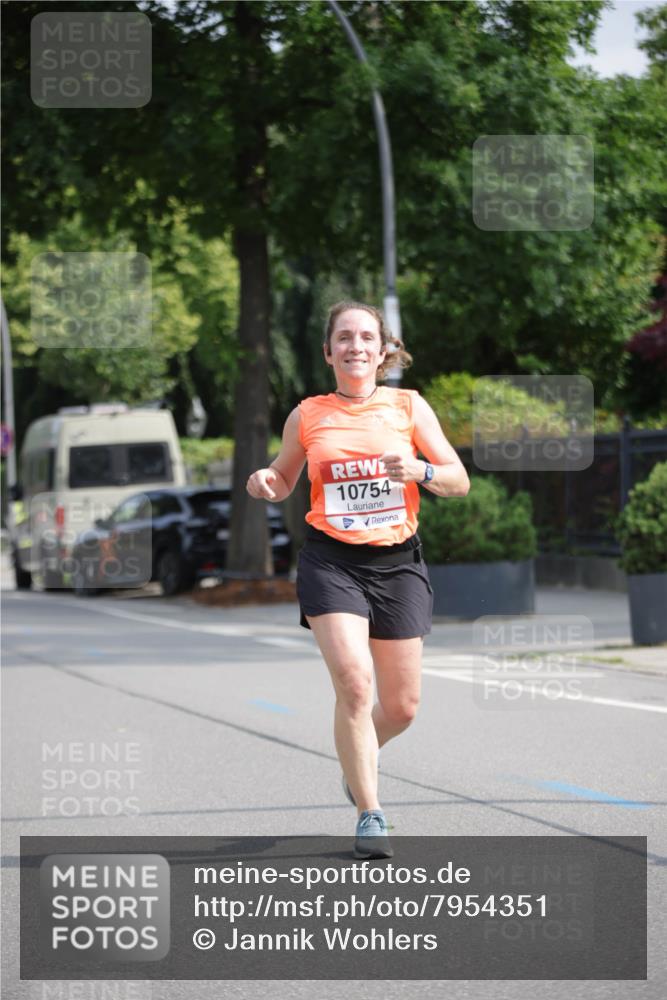 15.06.2025 - REWE Women's Run Jannik Wohlers http://msf.ph/oto/7954351 15.06.2025 08:49:31 Laufen 10754 meine-sportfotos.de