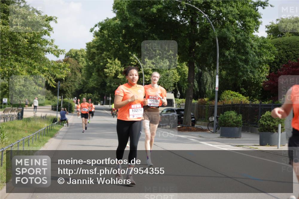 15.06.2025 - REWE Women's Run Jannik Wohlers http://msf.ph/oto/7954355 15.06.2025 08:49:32 Laufen 10615, 10274 meine-sportfotos.de