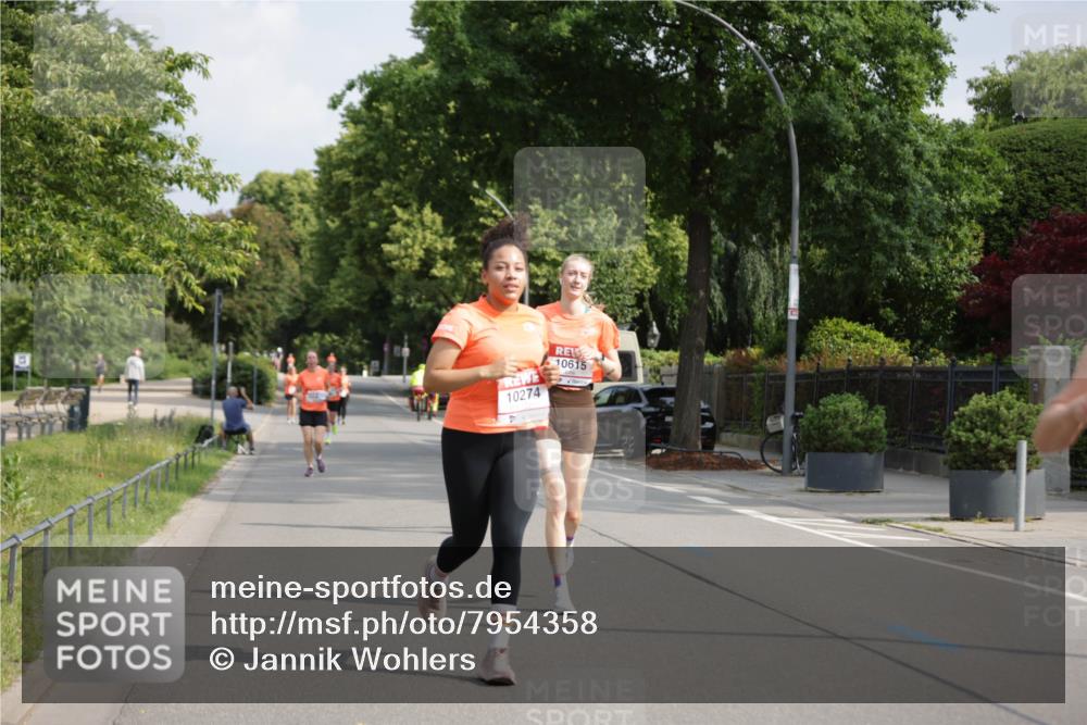 15.06.2025 - REWE Women's Run Jannik Wohlers http://msf.ph/oto/7954358 15.06.2025 08:49:32 Laufen 10615, 10274 meine-sportfotos.de