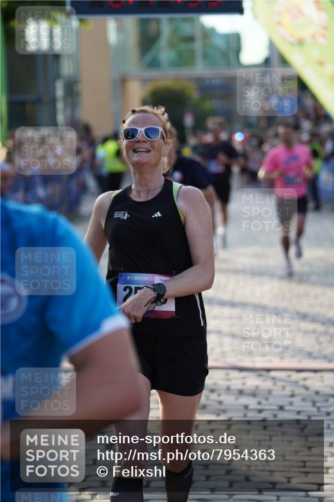 13.06.2025 - Holstenköstenlauf Felixshl http://msf.ph/oto/7954363 13.06.2025 19:44:34 Laufen 2530, 2618, 2681, 3748, 4000 meine-sportfotos.de