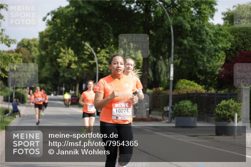 15.06.2025 - REWE Women's Run Jannik Wohlers http://msf.ph/oto/7954365 15.06.2025 08:49:33 Laufen 10274 meine-sportfotos.de