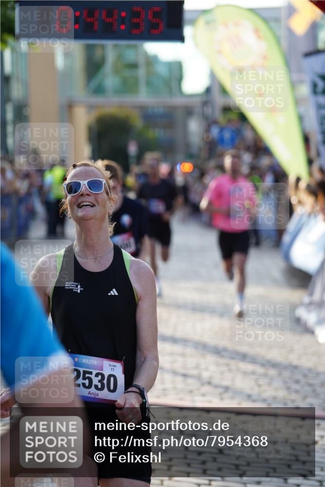 13.06.2025 - Holstenköstenlauf Felixshl http://msf.ph/oto/7954368 13.06.2025 19:44:35 Laufen 2530, 2618, 2681, 3641, 3748, 4000 meine-sportfotos.de
