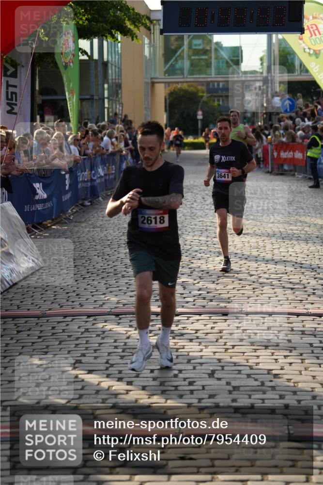 13.06.2025 - Holstenköstenlauf Felixshl http://msf.ph/oto/7954409 13.06.2025 19:44:42 Laufen 2618, 2625, 3641 meine-sportfotos.de
