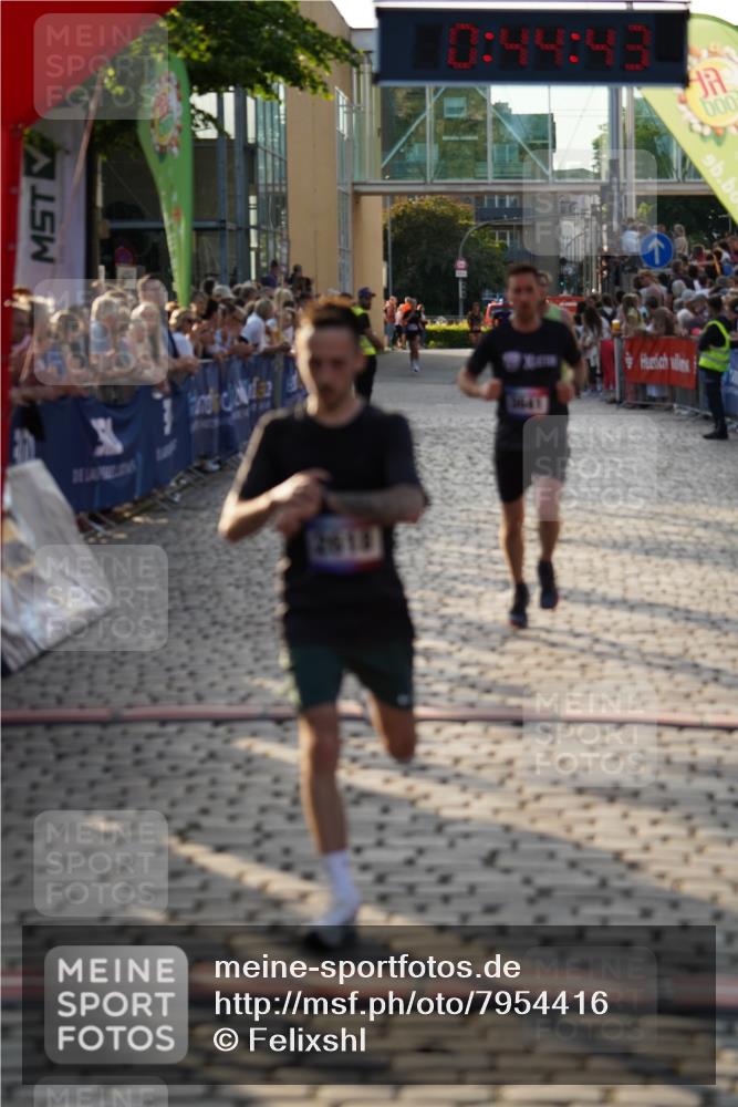 13.06.2025 - Holstenköstenlauf Felixshl http://msf.ph/oto/7954416 13.06.2025 19:44:42 Laufen 2618, 2625, 3641 meine-sportfotos.de