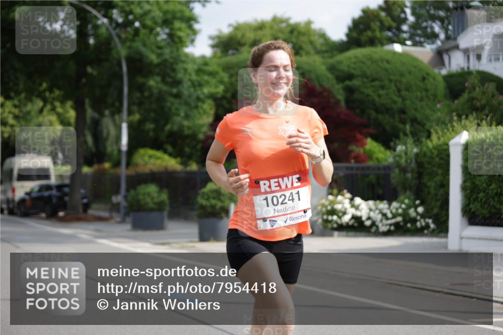 15.06.2025 - REWE Women's Run Jannik Wohlers http://msf.ph/oto/7954418 15.06.2025 08:49:36 Laufen 10241 meine-sportfotos.de