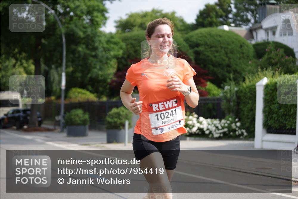 15.06.2025 - REWE Women's Run Jannik Wohlers http://msf.ph/oto/7954419 15.06.2025 08:49:37 Laufen 10241 meine-sportfotos.de