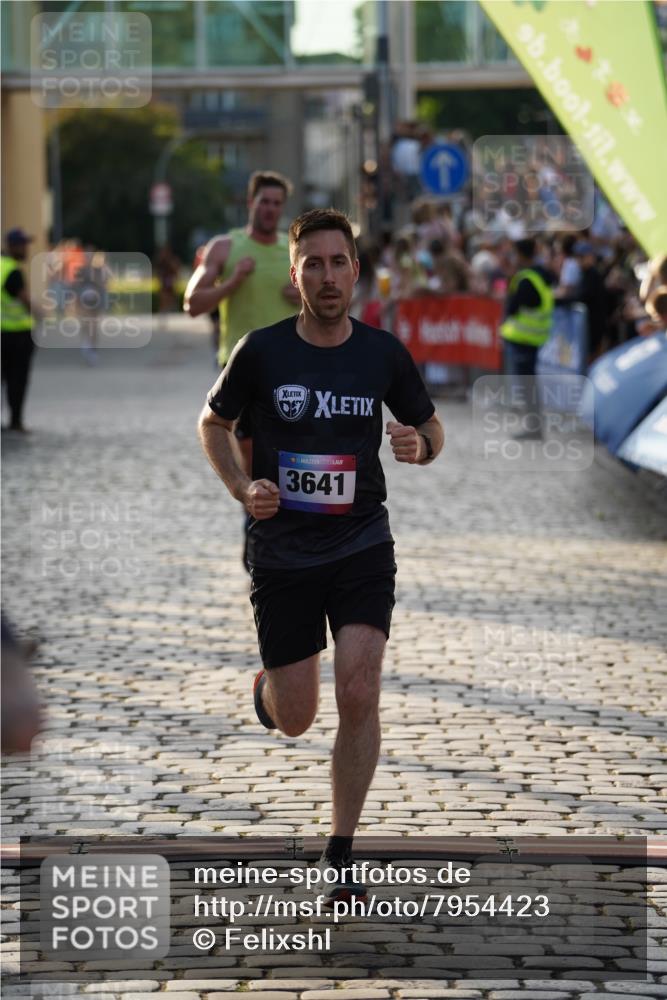 13.06.2025 - Holstenköstenlauf Felixshl http://msf.ph/oto/7954423 13.06.2025 19:44:43 Laufen 2618, 2625, 3641 meine-sportfotos.de