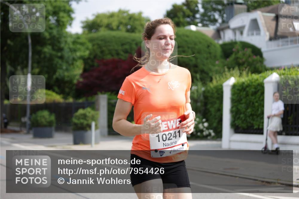 15.06.2025 - REWE Women's Run Jannik Wohlers http://msf.ph/oto/7954426 15.06.2025 08:49:37 Laufen 10241 meine-sportfotos.de
