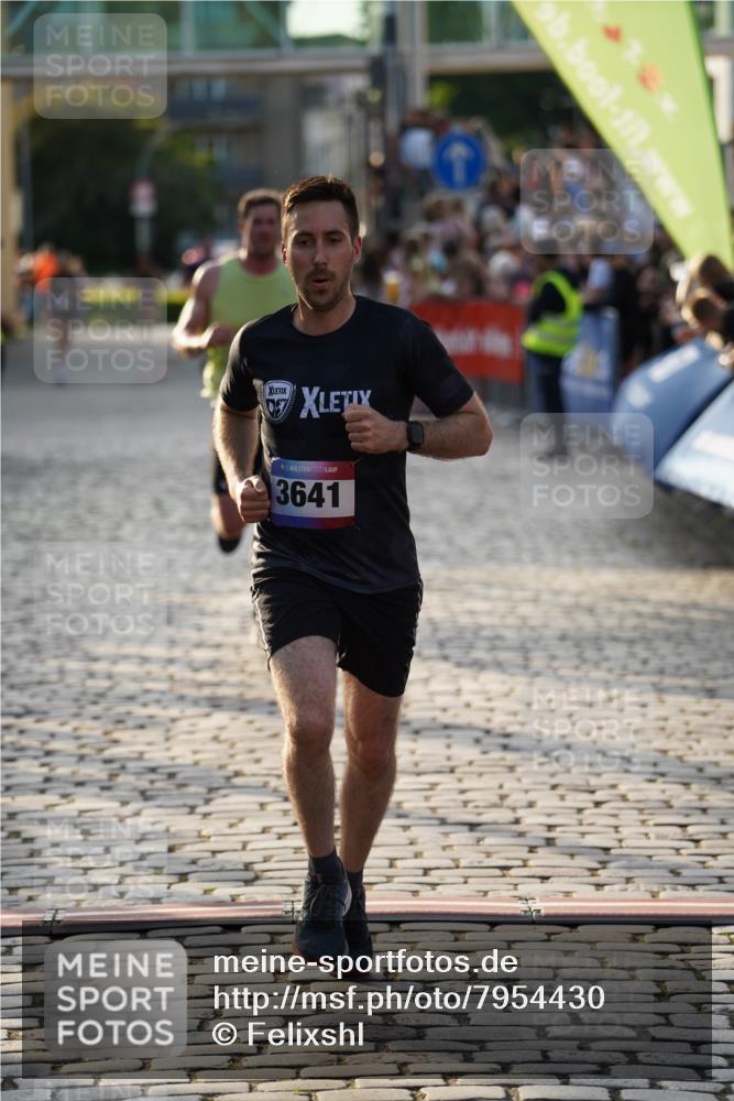 13.06.2025 - Holstenköstenlauf Felixshl http://msf.ph/oto/7954430 13.06.2025 19:44:43 Laufen 2618, 2625, 3641 meine-sportfotos.de