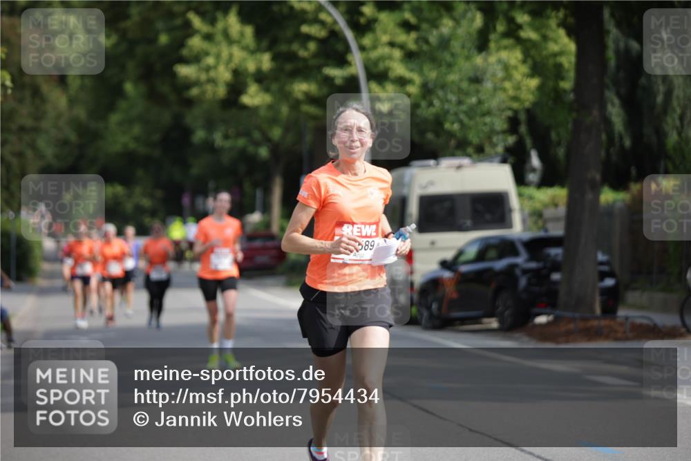 15.06.2025 - REWE Women's Run Jannik Wohlers http://msf.ph/oto/7954434 15.06.2025 08:49:38 Laufen 589 meine-sportfotos.de