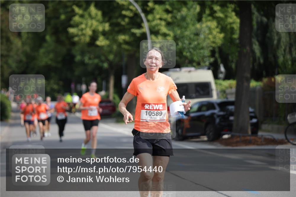 15.06.2025 - REWE Women's Run Jannik Wohlers http://msf.ph/oto/7954440 15.06.2025 08:49:38 Laufen 10589 meine-sportfotos.de