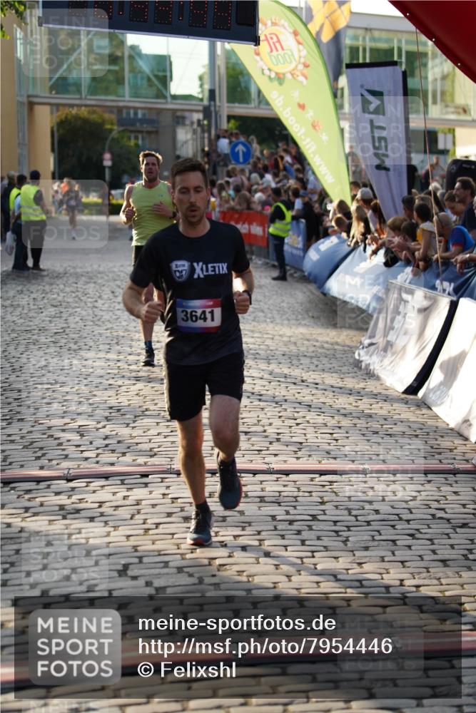 13.06.2025 - Holstenköstenlauf Felixshl http://msf.ph/oto/7954446 13.06.2025 19:44:43 Laufen 2618, 2625, 3641 meine-sportfotos.de