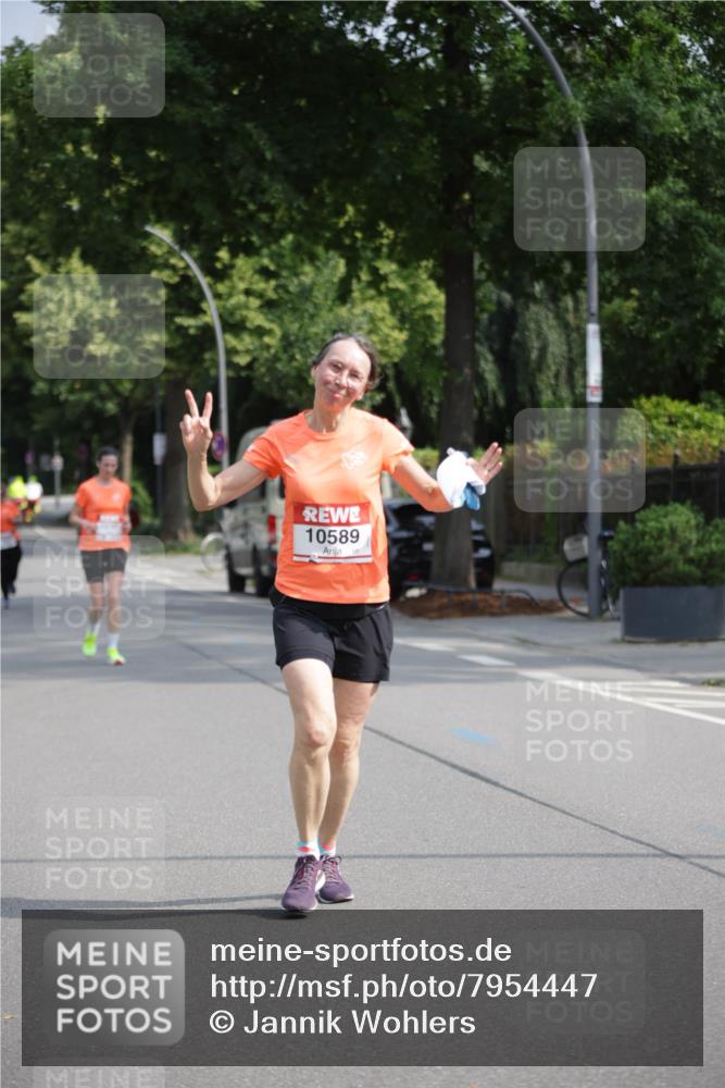 15.06.2025 - REWE Women's Run Jannik Wohlers http://msf.ph/oto/7954447 15.06.2025 08:49:39 Laufen 10589 meine-sportfotos.de