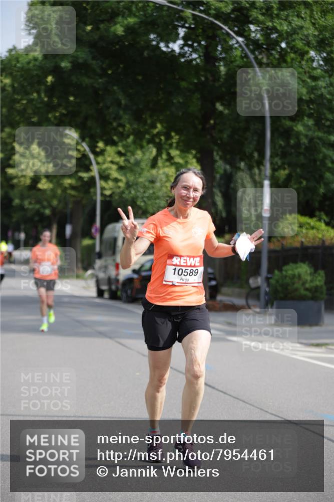 15.06.2025 - REWE Women's Run Jannik Wohlers http://msf.ph/oto/7954461 15.06.2025 08:49:39 Laufen 10589 meine-sportfotos.de