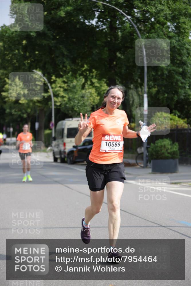 15.06.2025 - REWE Women's Run Jannik Wohlers http://msf.ph/oto/7954464 15.06.2025 08:49:40 Laufen 10589 meine-sportfotos.de