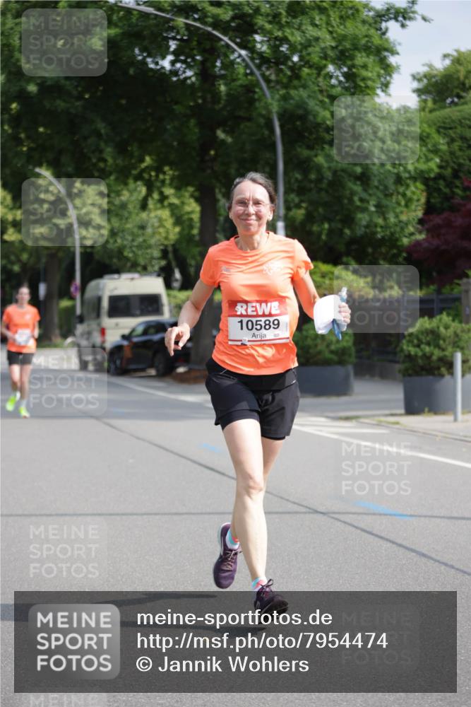 15.06.2025 - REWE Women's Run Jannik Wohlers http://msf.ph/oto/7954474 15.06.2025 08:49:40 Laufen 10589 meine-sportfotos.de