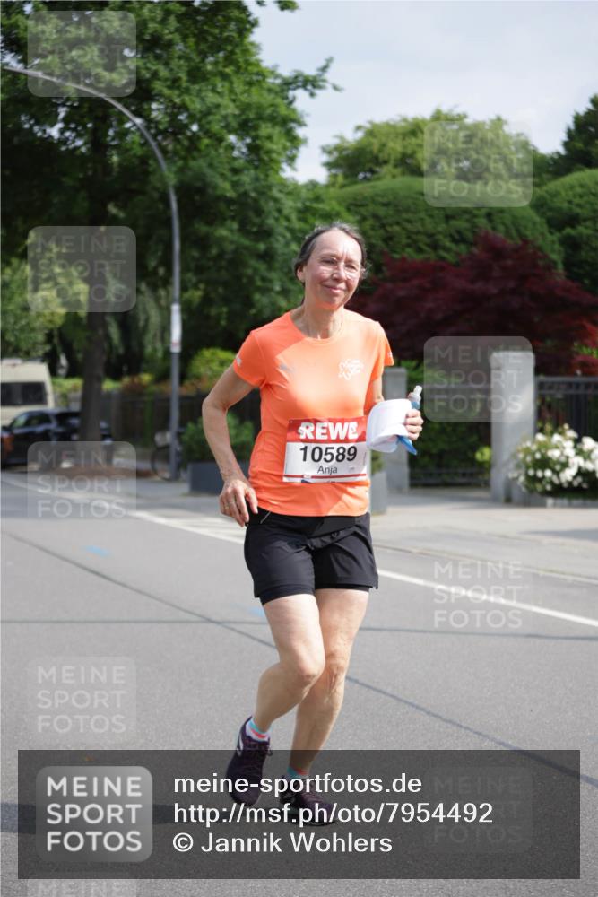 15.06.2025 - REWE Women's Run Jannik Wohlers http://msf.ph/oto/7954492 15.06.2025 08:49:40 Laufen 10589 meine-sportfotos.de