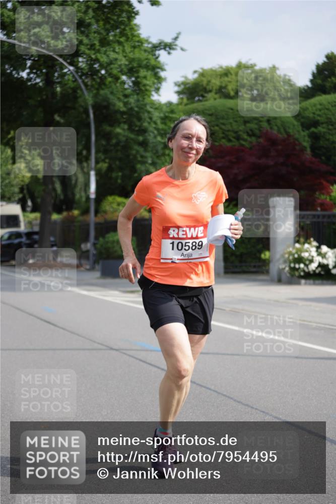 15.06.2025 - REWE Women's Run Jannik Wohlers http://msf.ph/oto/7954495 15.06.2025 08:49:40 Laufen 10589 meine-sportfotos.de