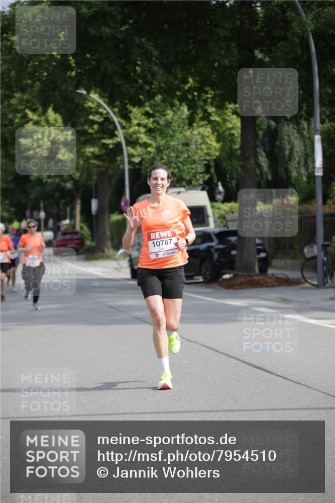 15.06.2025 - REWE Women's Run Jannik Wohlers http://msf.ph/oto/7954510 15.06.2025 08:49:43 Laufen 10767 meine-sportfotos.de