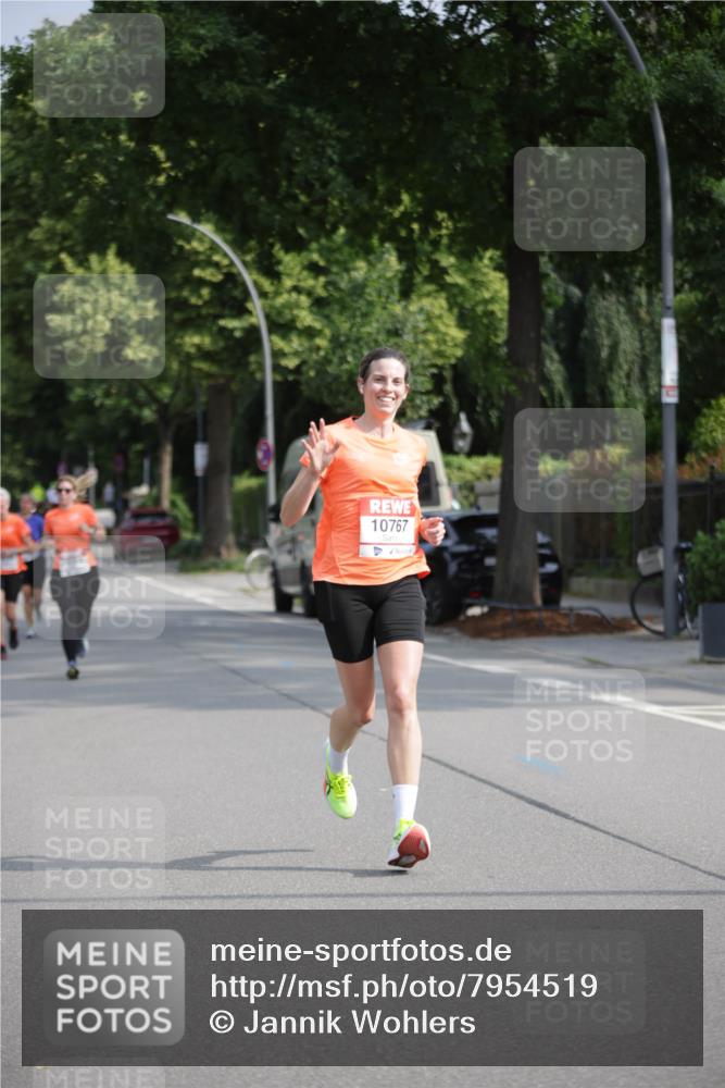 15.06.2025 - REWE Women's Run Jannik Wohlers http://msf.ph/oto/7954519 15.06.2025 08:49:43 Laufen 10767 meine-sportfotos.de