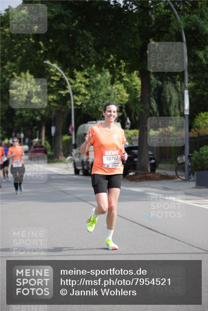 15.06.2025 - REWE Women's Run Jannik Wohlers http://msf.ph/oto/7954521 15.06.2025 08:49:43 Laufen 10767 meine-sportfotos.de