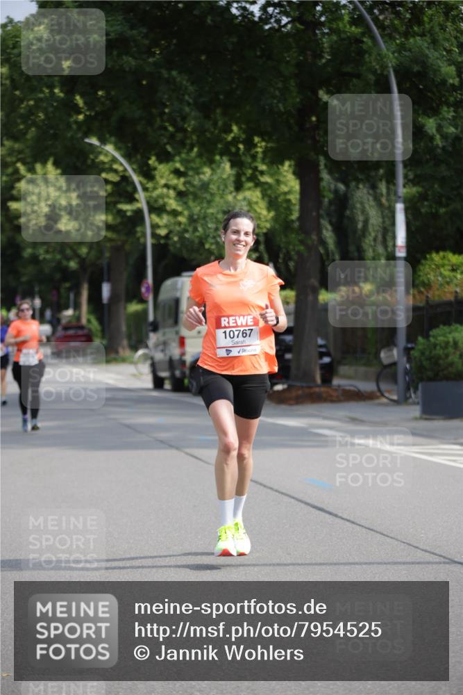 15.06.2025 - REWE Women's Run Jannik Wohlers http://msf.ph/oto/7954525 15.06.2025 08:49:43 Laufen 10767 meine-sportfotos.de