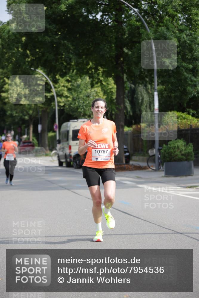 15.06.2025 - REWE Women's Run Jannik Wohlers http://msf.ph/oto/7954536 15.06.2025 08:49:44 Laufen 10767 meine-sportfotos.de