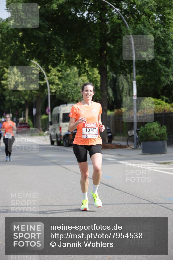 15.06.2025 - REWE Women's Run Jannik Wohlers http://msf.ph/oto/7954538 15.06.2025 08:49:44 Laufen 10767 meine-sportfotos.de