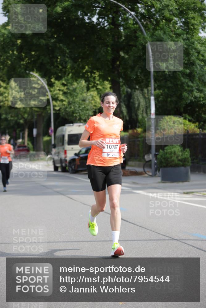 15.06.2025 - REWE Women's Run Jannik Wohlers http://msf.ph/oto/7954544 15.06.2025 08:49:44 Laufen 10767 meine-sportfotos.de