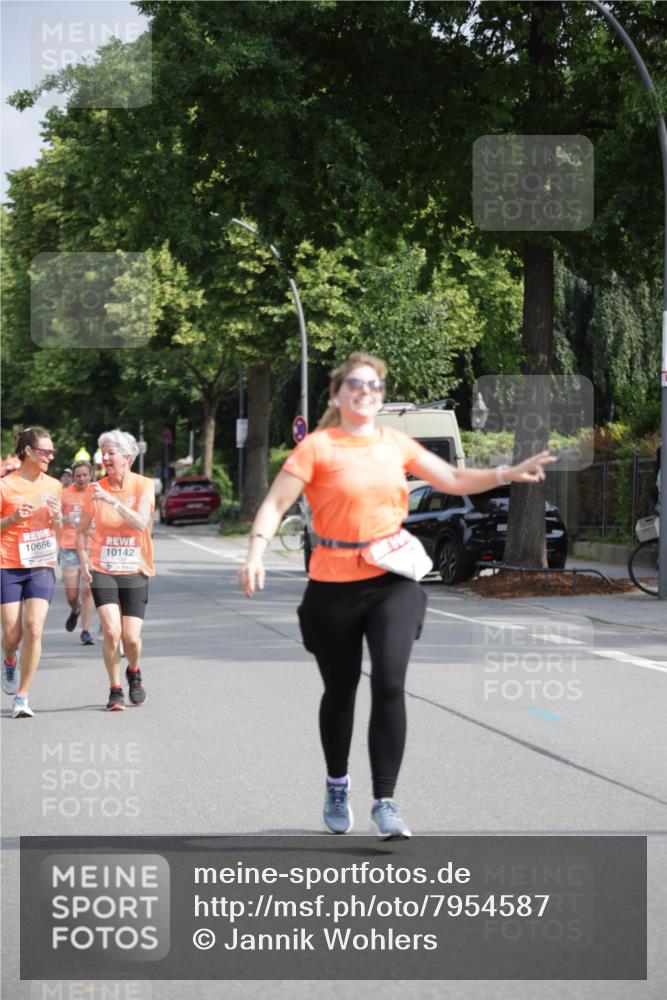 15.06.2025 - REWE Women's Run Jannik Wohlers http://msf.ph/oto/7954587 15.06.2025 08:49:48 Laufen 10666, 10142 meine-sportfotos.de
