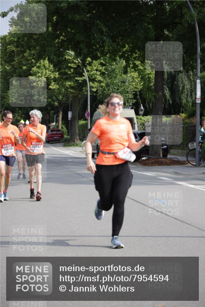 15.06.2025 - REWE Women's Run Jannik Wohlers http://msf.ph/oto/7954594 15.06.2025 08:49:48 Laufen 10666, 10142 meine-sportfotos.de
