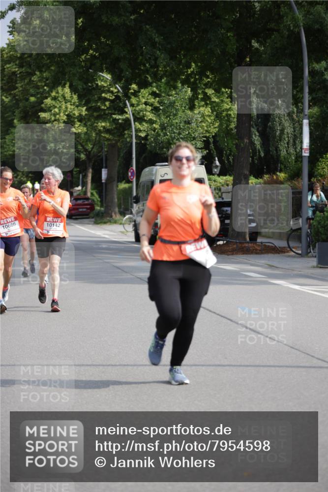 15.06.2025 - REWE Women's Run Jannik Wohlers http://msf.ph/oto/7954598 15.06.2025 08:49:49 Laufen 10666, 10142 meine-sportfotos.de