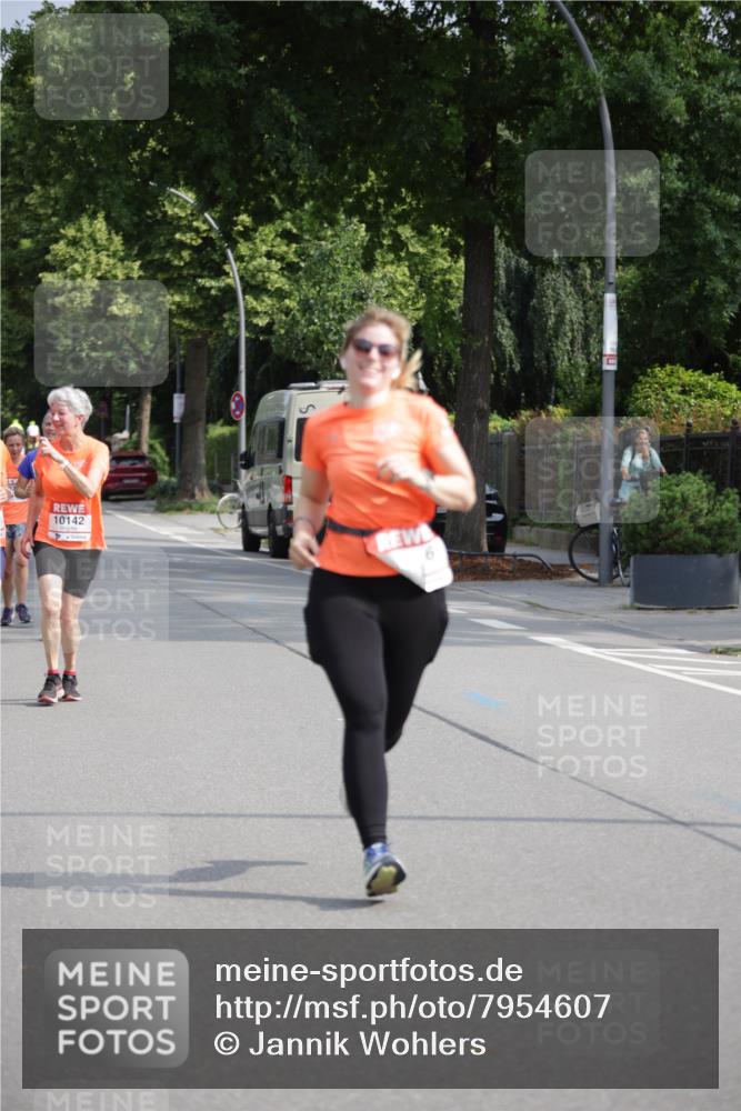 15.06.2025 - REWE Women's Run Jannik Wohlers http://msf.ph/oto/7954607 15.06.2025 08:49:49 Laufen 10142 meine-sportfotos.de