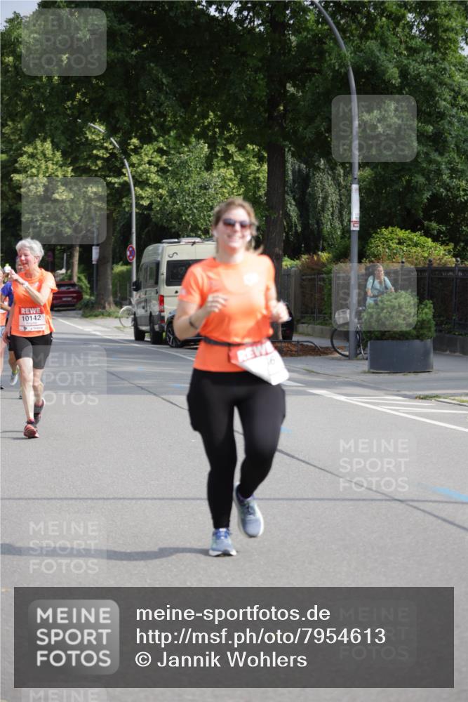 15.06.2025 - REWE Women's Run Jannik Wohlers http://msf.ph/oto/7954613 15.06.2025 08:49:49 Laufen 10142 meine-sportfotos.de