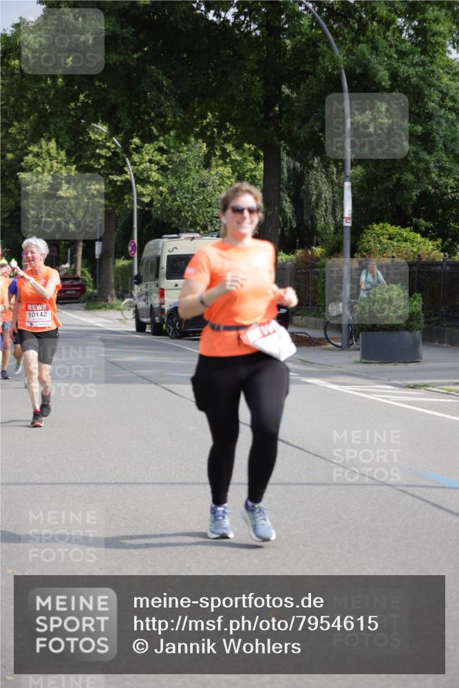 15.06.2025 - REWE Women's Run Jannik Wohlers http://msf.ph/oto/7954615 15.06.2025 08:49:49 Laufen 10142 meine-sportfotos.de