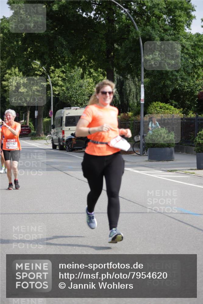 15.06.2025 - REWE Women's Run Jannik Wohlers http://msf.ph/oto/7954620 15.06.2025 08:49:49 Laufen 10142 meine-sportfotos.de