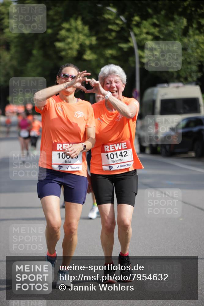 15.06.2025 - REWE Women's Run Jannik Wohlers http://msf.ph/oto/7954632 15.06.2025 08:49:51 Laufen 100, 10142 meine-sportfotos.de