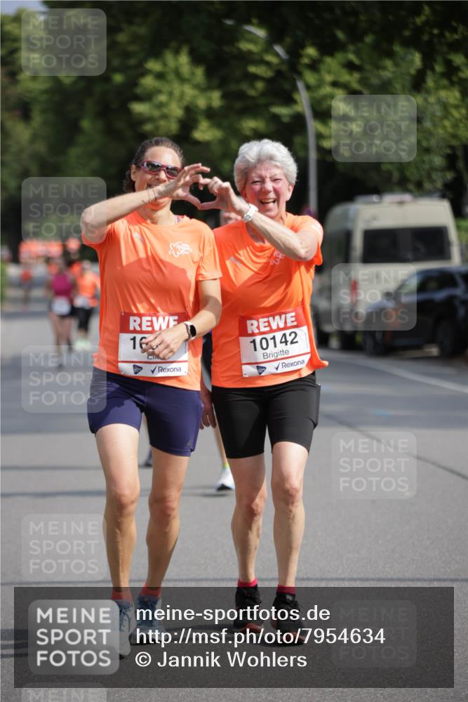 15.06.2025 - REWE Women's Run Jannik Wohlers http://msf.ph/oto/7954634 15.06.2025 08:49:51 Laufen 16, 10142 meine-sportfotos.de