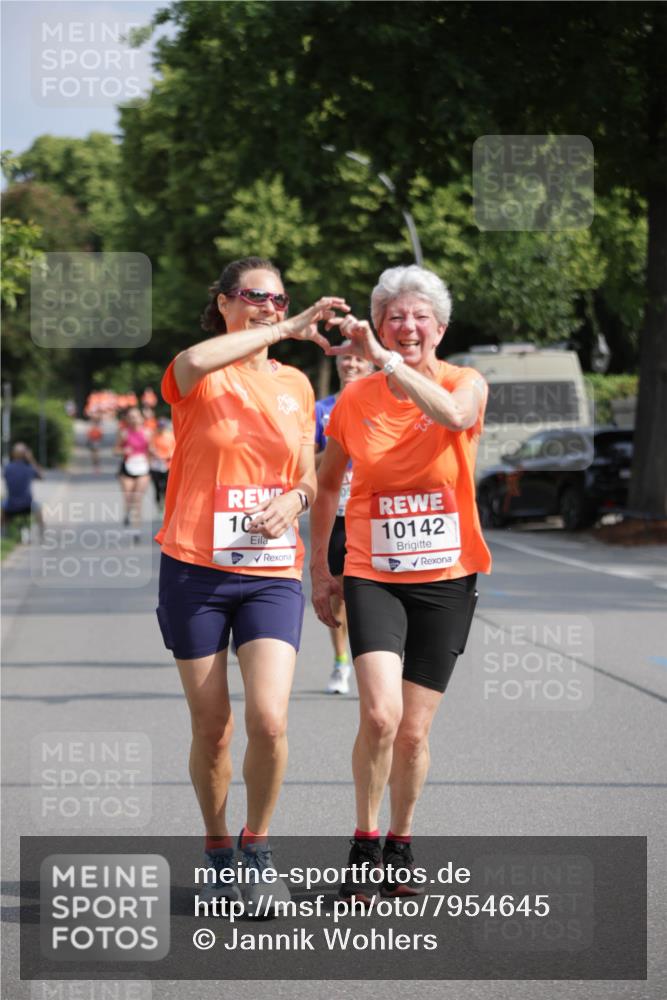 15.06.2025 - REWE Women's Run Jannik Wohlers http://msf.ph/oto/7954645 15.06.2025 08:49:51 Laufen 10, 10142 meine-sportfotos.de