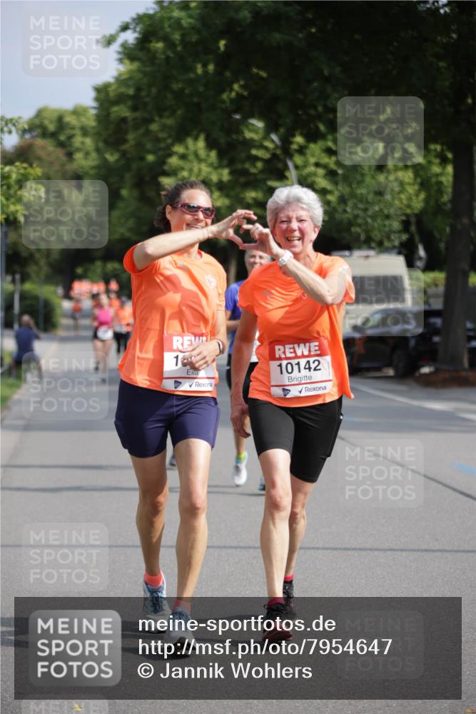 15.06.2025 - REWE Women's Run Jannik Wohlers http://msf.ph/oto/7954647 15.06.2025 08:49:51 Laufen 12, 10142 meine-sportfotos.de