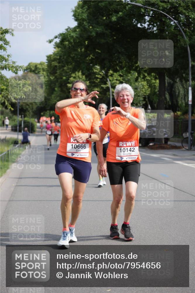 15.06.2025 - REWE Women's Run Jannik Wohlers http://msf.ph/oto/7954656 15.06.2025 08:49:52 Laufen 10666, 10142 meine-sportfotos.de