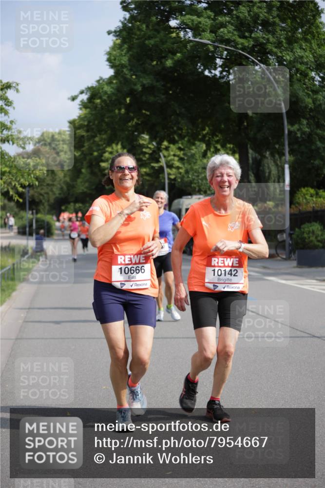 15.06.2025 - REWE Women's Run Jannik Wohlers http://msf.ph/oto/7954667 15.06.2025 08:49:52 Laufen 10666, 10142 meine-sportfotos.de
