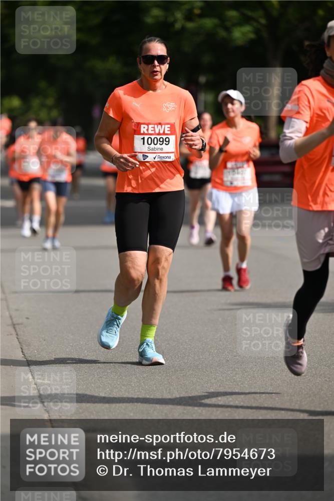 15.06.2025 - REWE Women's Run Dr. Thomas Lammeyer http://msf.ph/oto/7954673 15.06.2025 09:44:32 Laufen 10099 meine-sportfotos.de