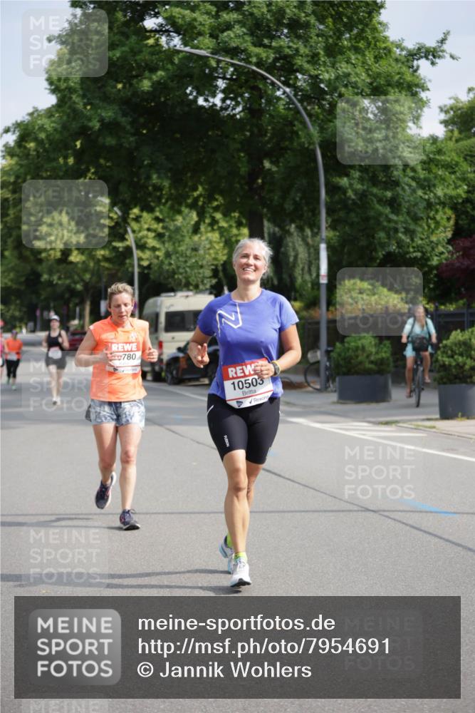 15.06.2025 - REWE Women's Run Jannik Wohlers http://msf.ph/oto/7954691 15.06.2025 08:49:54 Laufen 2, 780, 10503 meine-sportfotos.de