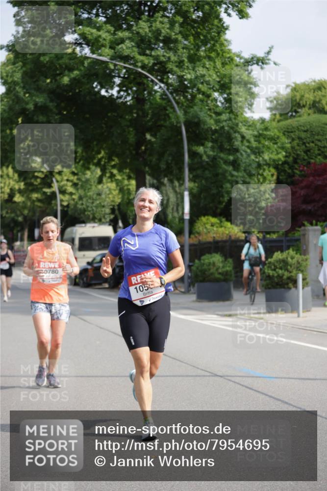 15.06.2025 - REWE Women's Run Jannik Wohlers http://msf.ph/oto/7954695 15.06.2025 08:49:54 Laufen 0780, 1055 meine-sportfotos.de