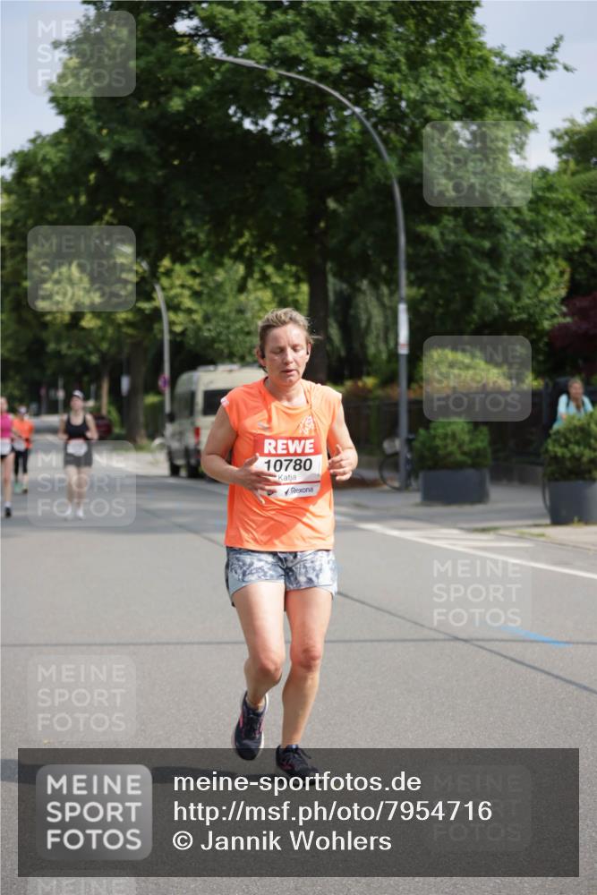 15.06.2025 - REWE Women's Run Jannik Wohlers http://msf.ph/oto/7954716 15.06.2025 08:49:55 Laufen 10780 meine-sportfotos.de