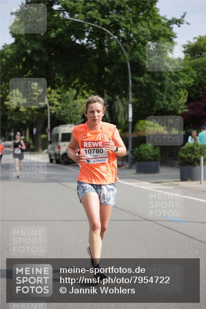 15.06.2025 - REWE Women's Run Jannik Wohlers http://msf.ph/oto/7954722 15.06.2025 08:49:55 Laufen 10780 meine-sportfotos.de