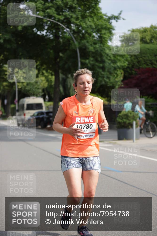 15.06.2025 - REWE Women's Run Jannik Wohlers http://msf.ph/oto/7954738 15.06.2025 08:49:56 Laufen 10780 meine-sportfotos.de