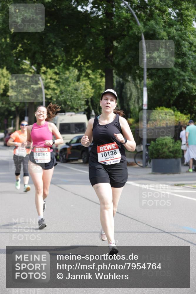15.06.2025 - REWE Women's Run Jannik Wohlers http://msf.ph/oto/7954764 15.06.2025 08:50:01 Laufen 10264, 10138 meine-sportfotos.de